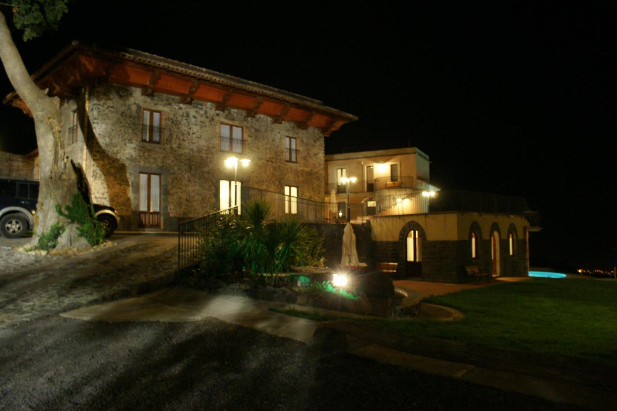 Antico Borgo Petralia Guest House ซัฟเฟรานา เอตเนอา ภายนอก รูปภาพ