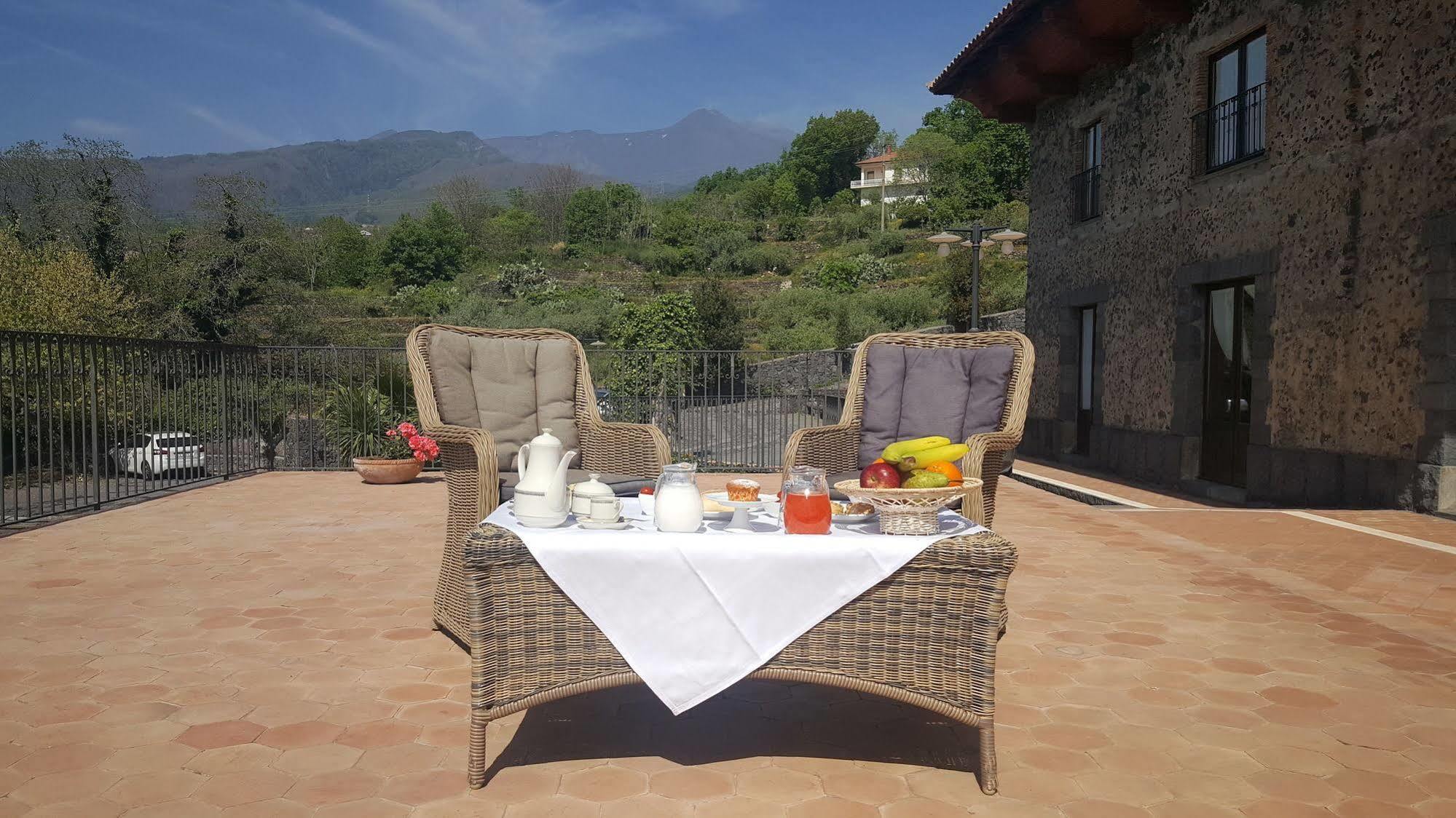 Antico Borgo Petralia Guest House ซัฟเฟรานา เอตเนอา ภายนอก รูปภาพ
