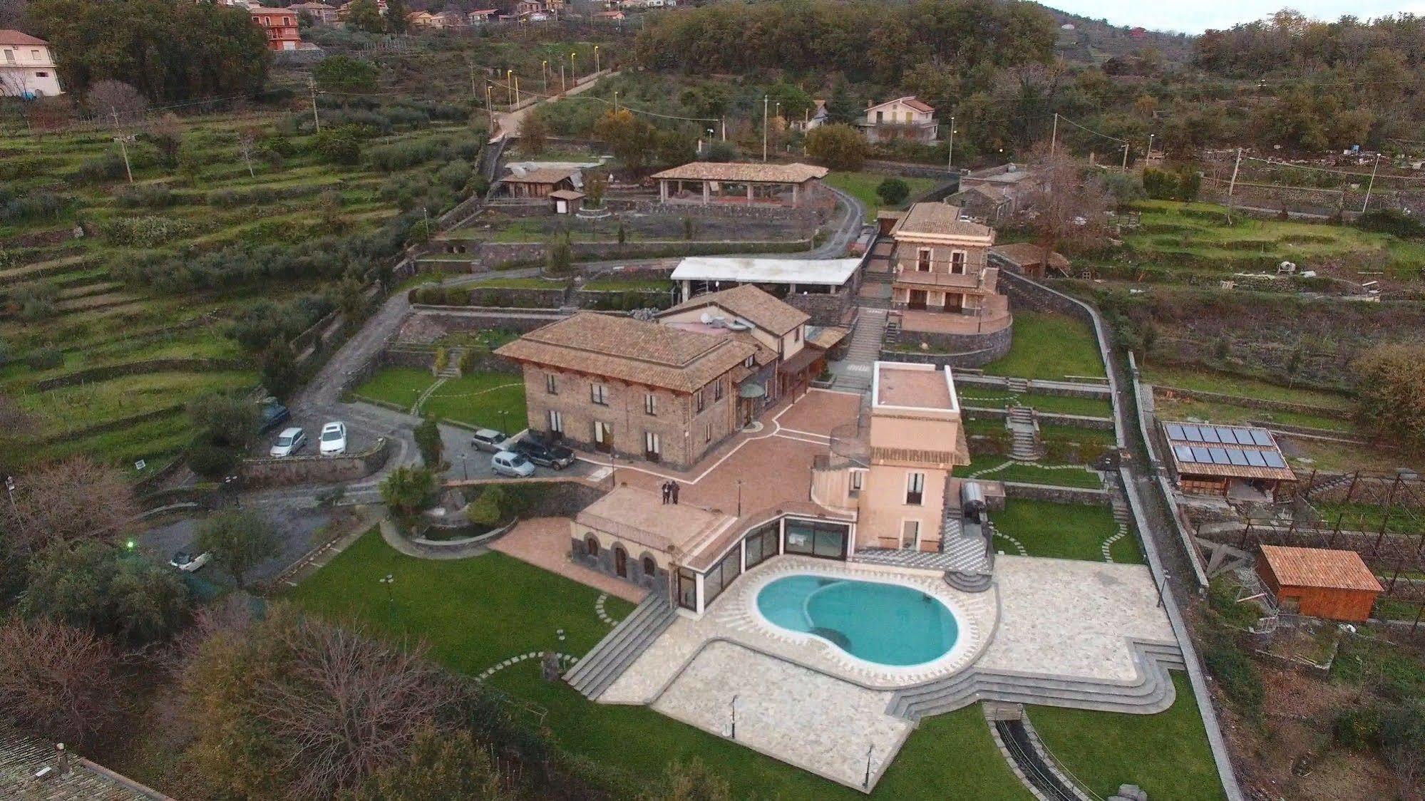 Antico Borgo Petralia Guest House ซัฟเฟรานา เอตเนอา ภายนอก รูปภาพ
