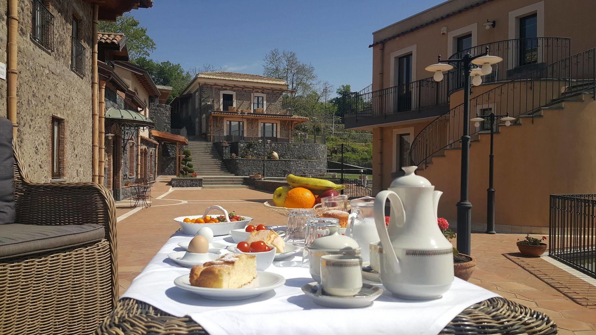 Antico Borgo Petralia Guest House ซัฟเฟรานา เอตเนอา ภายนอก รูปภาพ